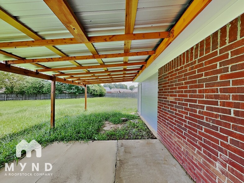 Building Photo - 6606 Coral Way