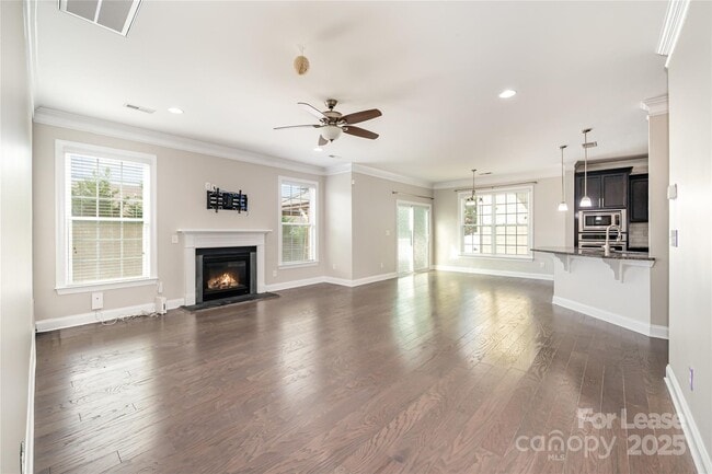 Building Photo - 1361 Rainier Dr