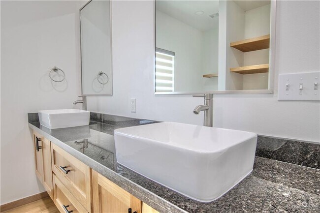 Building Photo - 23 Cassandra St