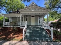 Building Photo - Large 4/2.5 House in S Rome $1,350