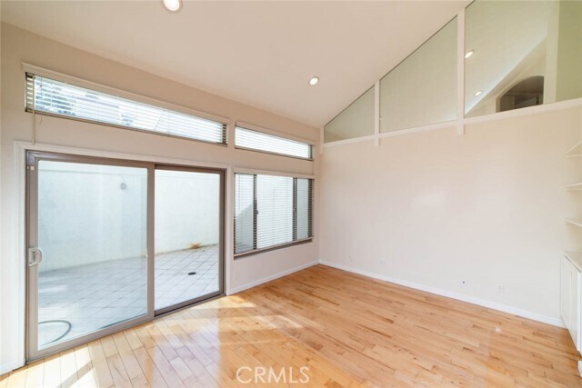 Building Photo - 13 Morena