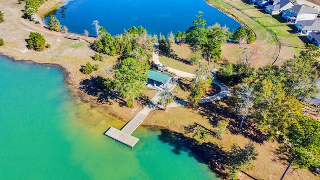 Building Photo - 473 Shoreview Dr