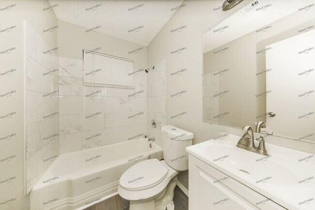 Building Photo - 3316 SW 51st St