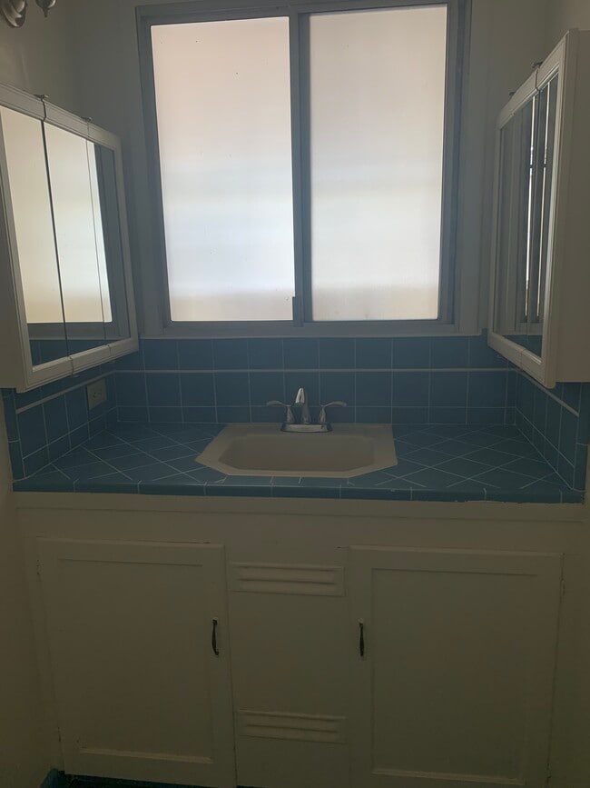 Building Photo - 1142 16th St