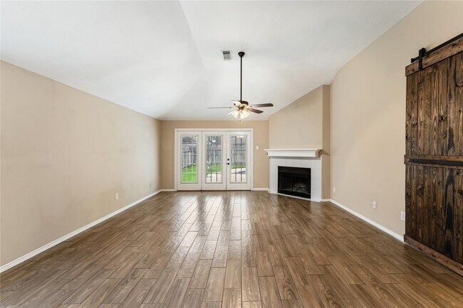 Building Photo - 5622 Village Park Dr