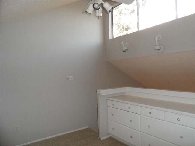Building Photo - 12900 Walden Rd