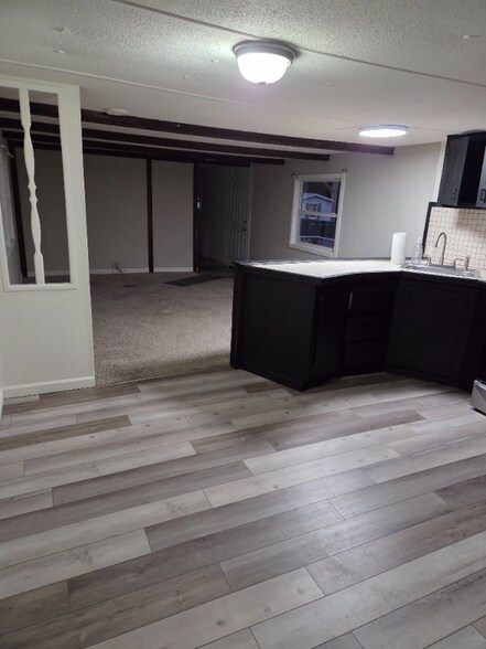 Building Photo - 8 Geer Rd