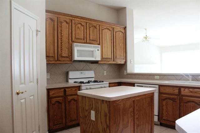 Building Photo - 8832 Fayetteville Dr