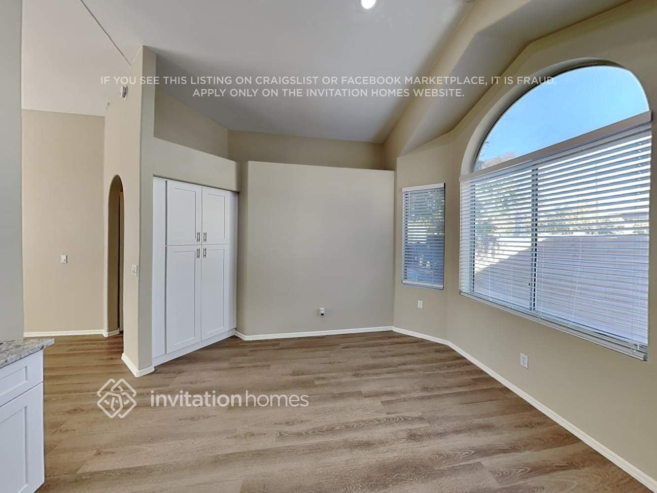 Building Photo - 20 S Surfside Dr