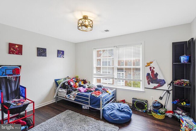 Building Photo - 20377 Cottswold Terrace