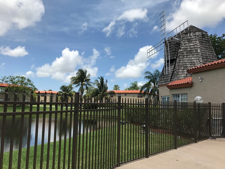 Building Photo - 8621 SW 5th St