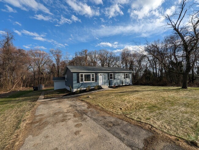 Building Photo - 1836 Perryville Rd