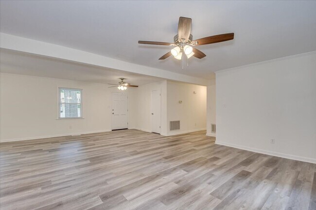 Building Photo - Newly Updated 4 Bed/2 Bath Columbia County...