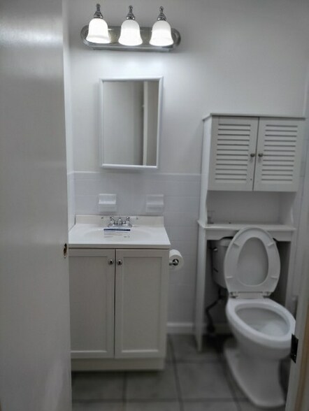 Building Photo - 8 Tiffany Rd