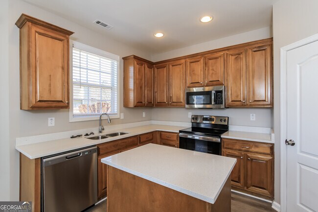 Building Photo - 9105 Alden Dr