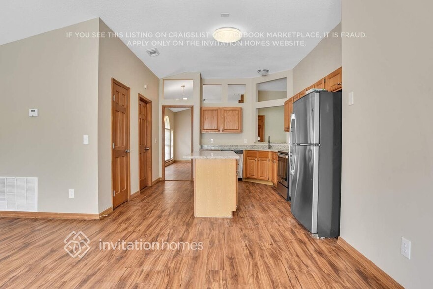 Building Photo - 10411 Myakka Dr