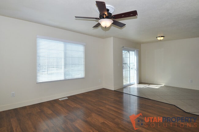 Building Photo - 4844 W Cold Springs Cir