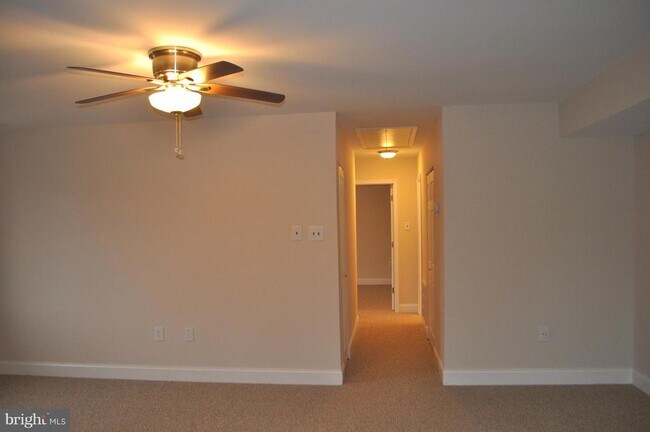 Building Photo - 4141 Meadowland Ct