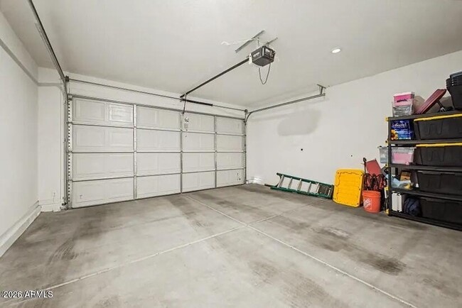 Building Photo - 3236 Juniper Cyn Dr