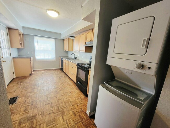 Building Photo - 2003 16th St