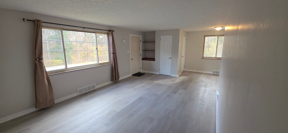 Building Photo - 5 McMichael Rd