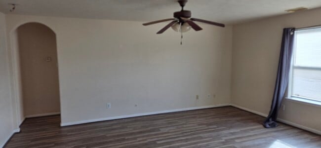 Building Photo - 14127 Magnus Ln