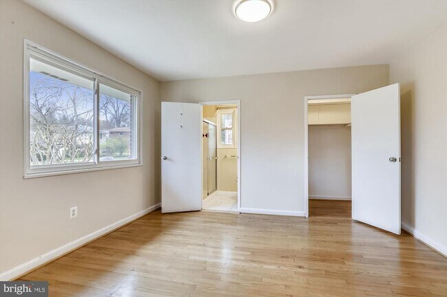 Building Photo - 4503 Traymore St