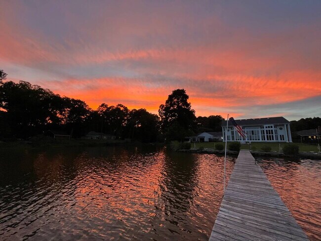 Building Photo - Serene Retreat - Hot Tub, Private Dock & Fire Pit