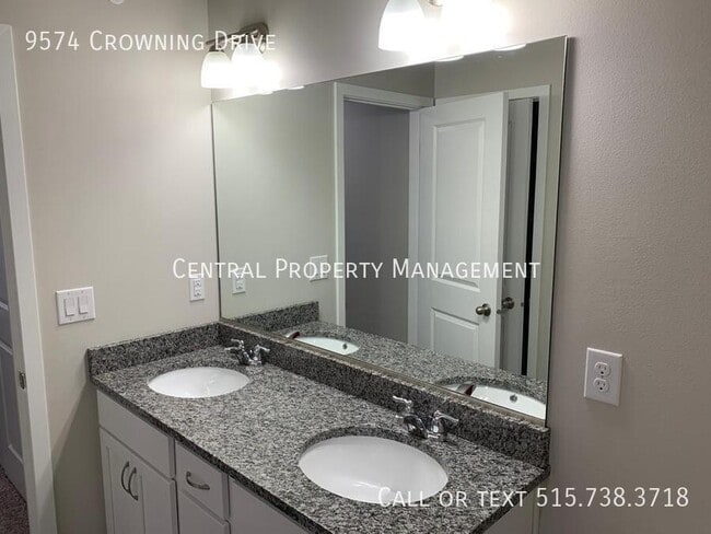 Building Photo - 9574 Crowning Dr