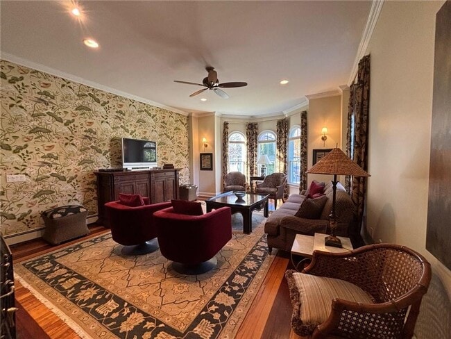 Building Photo - 8 Cottage St