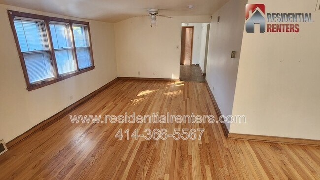 Building Photo - 5435A N 40th St