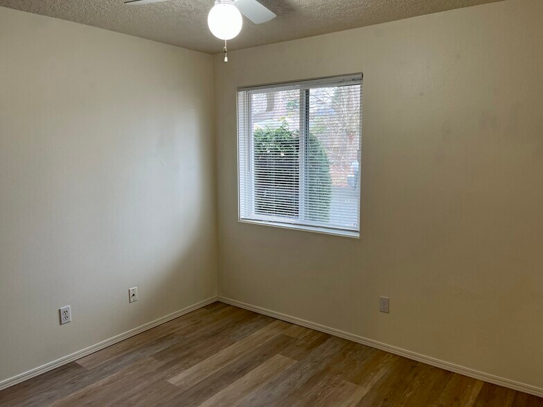 Back bedroom facing north - 65 NE 19th St