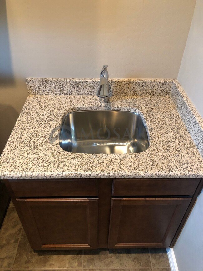 Building Photo - 3717 E Galveston St