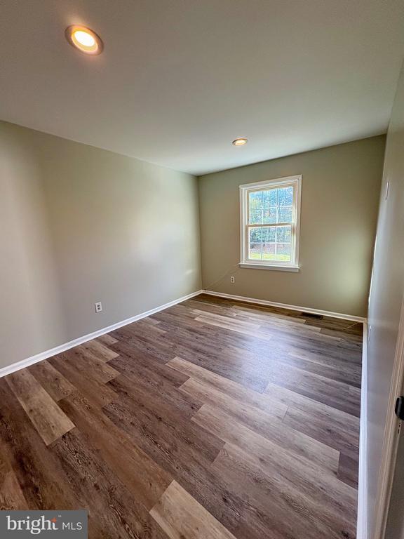 Building Photo - 106 Sunset Way