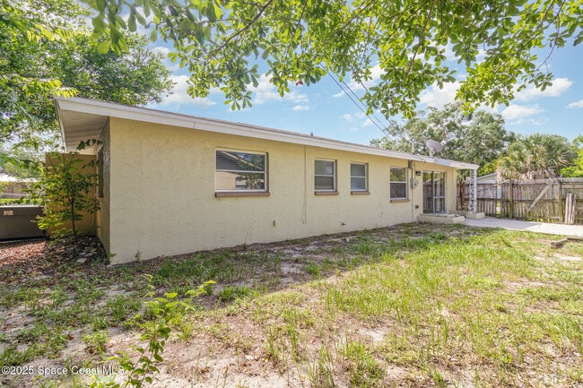 Building Photo - 870 N Carpenter Rd