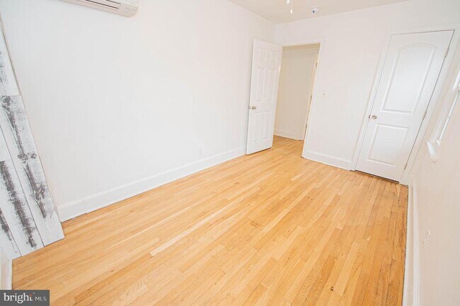 Building Photo - 308 N Division St