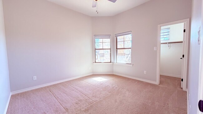 Building Photo - 1617 Twin Falls Dr