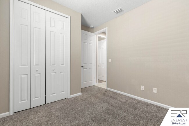 Building Photo - 58 Los Lagos Blvd