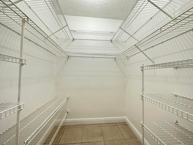 Building Photo - 671 Cypress Lake Blvd