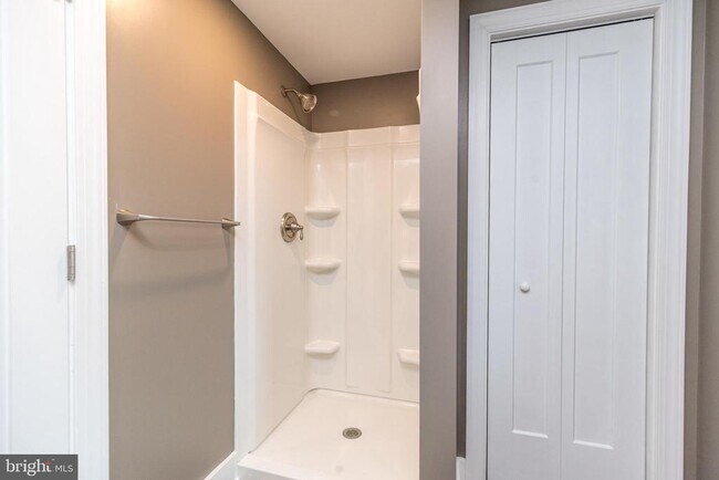 Building Photo - 4844 Old Easton Rd