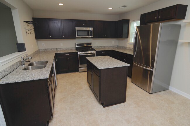 Building Photo - 129 Vermillion Dr