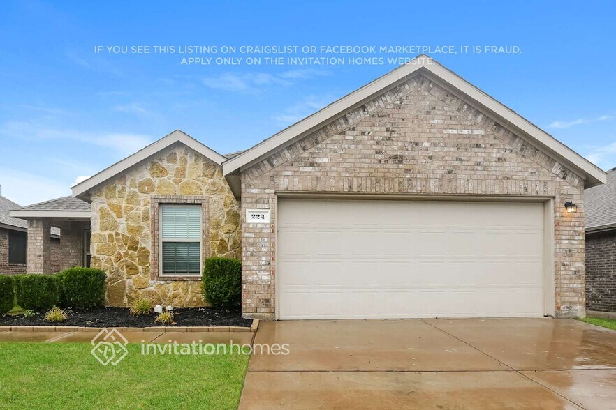 Primary Photo - 224 Chimney Rock Dr