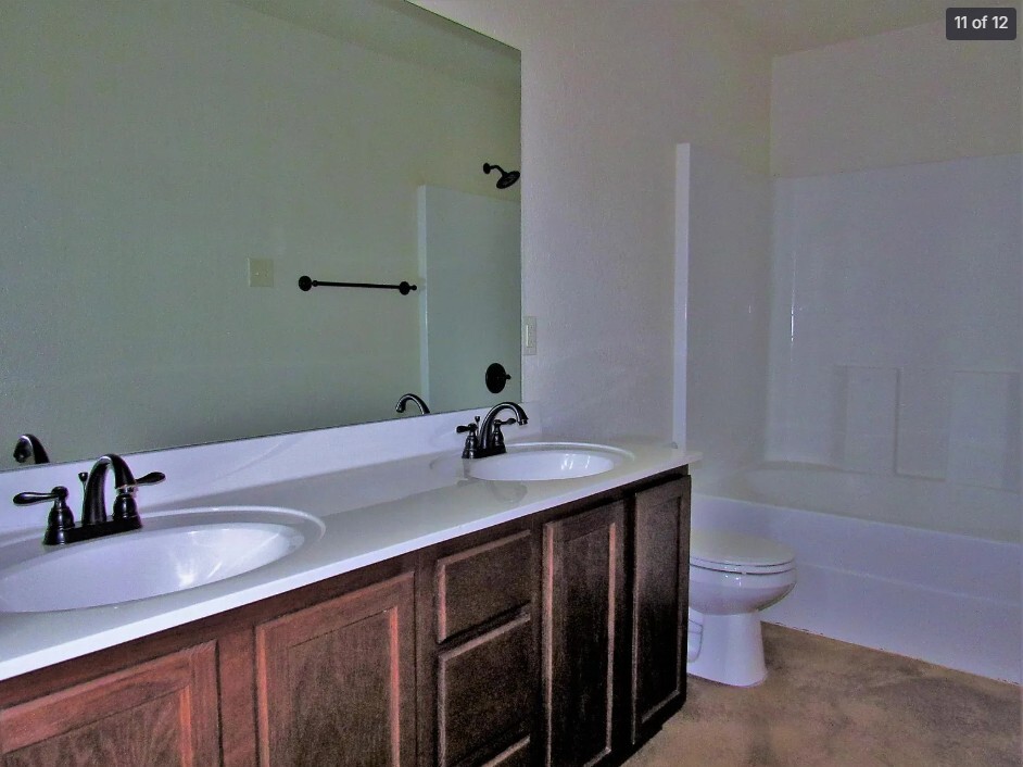 Building Photo - 608 Karey Dr