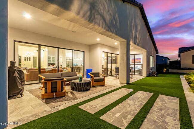 Building Photo - 13924 Dyer Ln