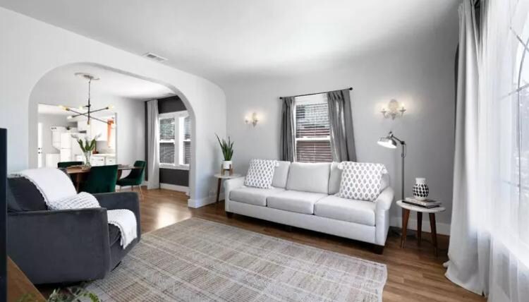 Building Photo - 5230 15th Ave