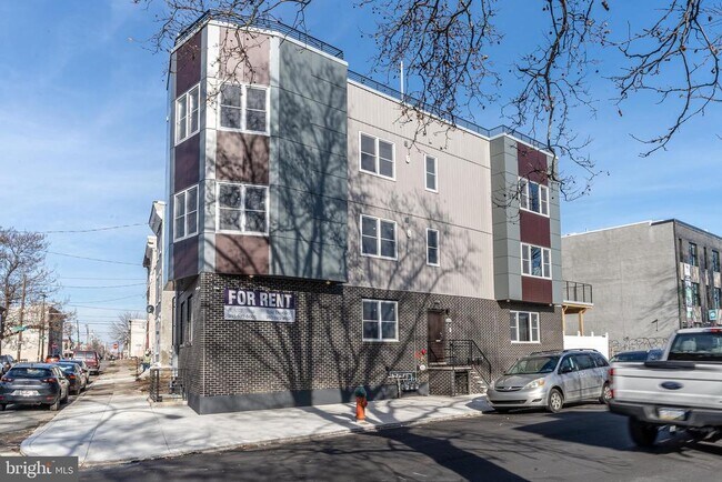 Building Photo - 2045 N College Ave