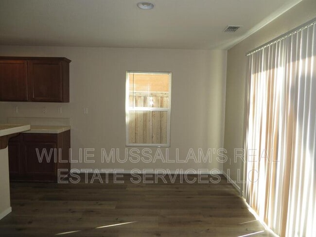 Building Photo - 16699 Colonial Trail