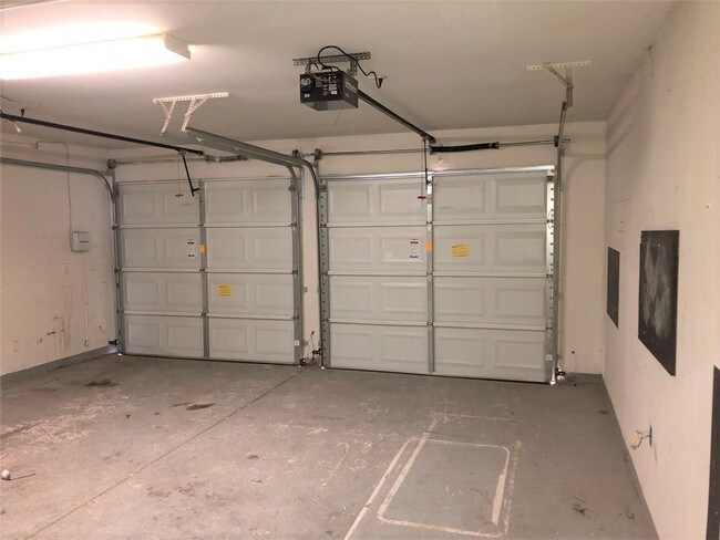 Building Photo - 352 King Elder Ln