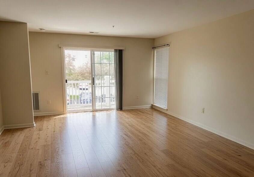 Building Photo - 2502 Driftwood Ct