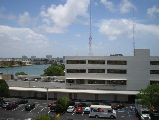 Building Photo - 1455 N Treasure Dr